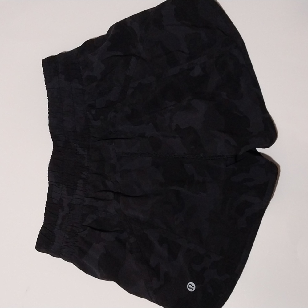Lululemon Tracker Short - Picture 4 of 9